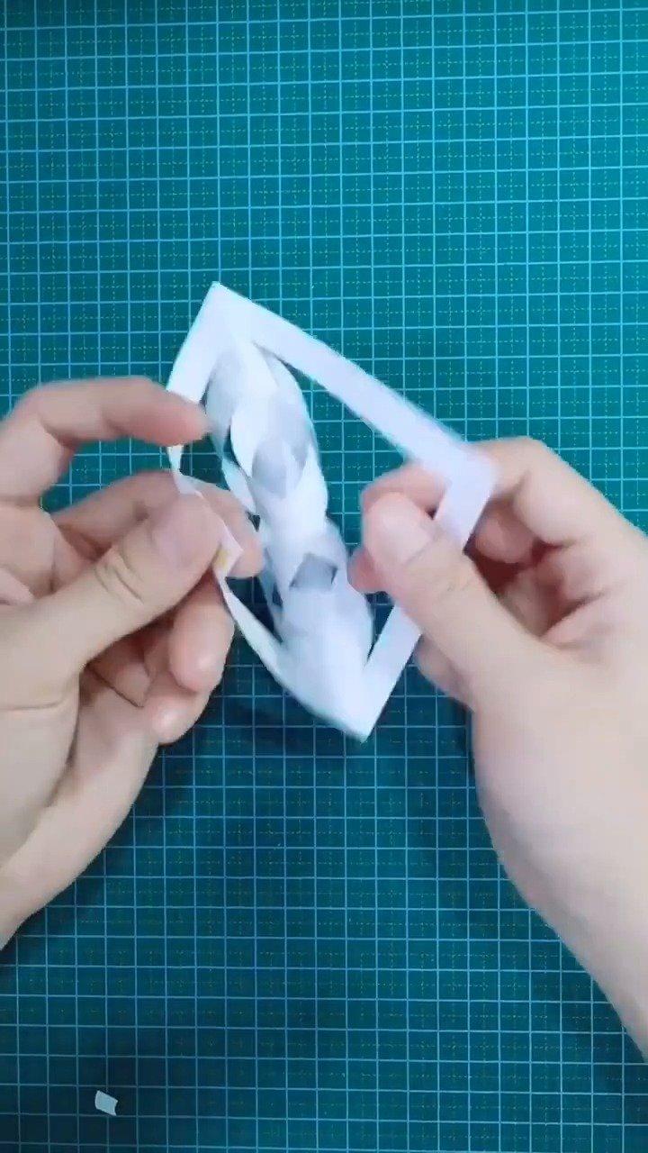 折纸做的金钢爪,好玩还不伤人!