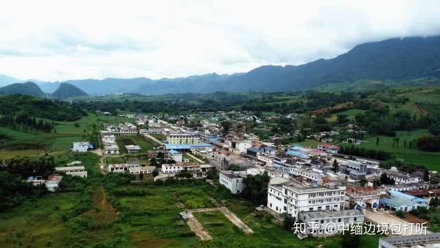 這是緬甸邊境果敢老街當地人都說中國話用人民幣手機號碼都屬於中國的