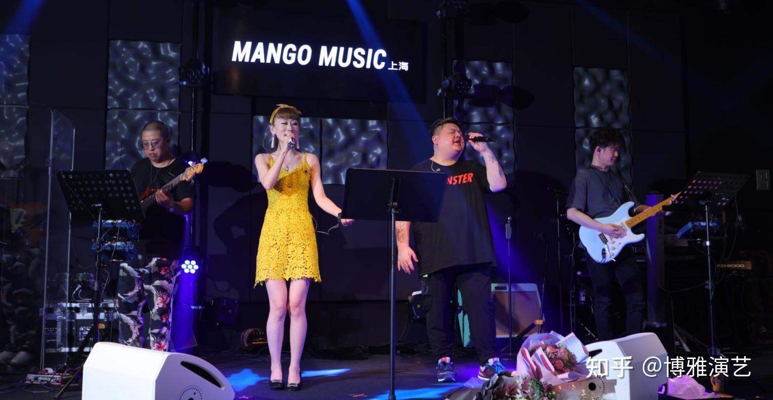 制片人朱义伟公子昨夜入梦来发布会在上海白玉兰广场举行