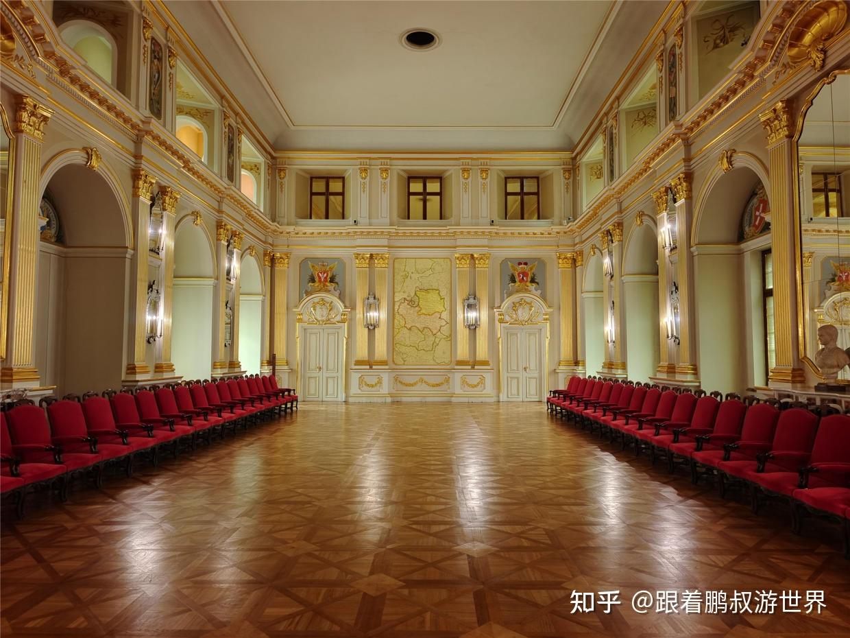 华沙：在战火中重生|波兰华沙游玩指南- 知乎