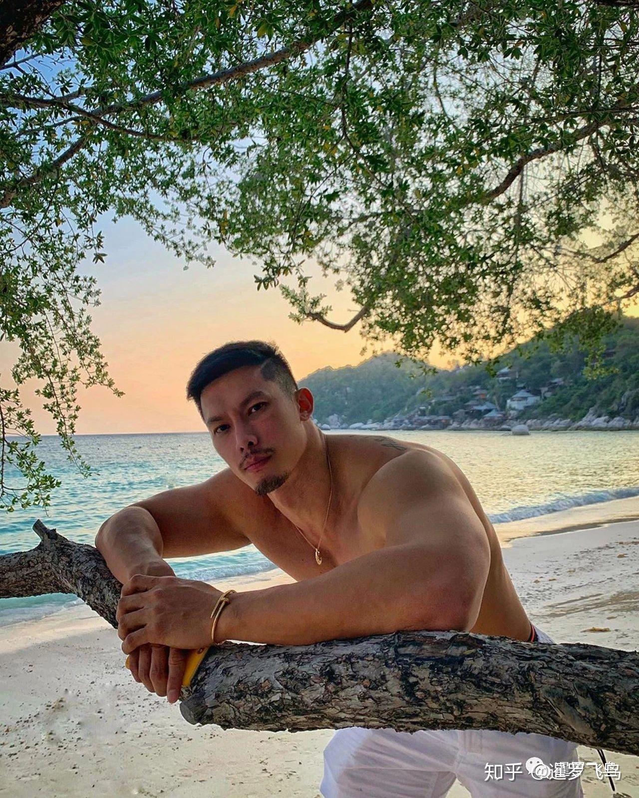 泰国肌肉和尚网上爆红集齐冰块肌人鱼线青筋膊真实身份曝光