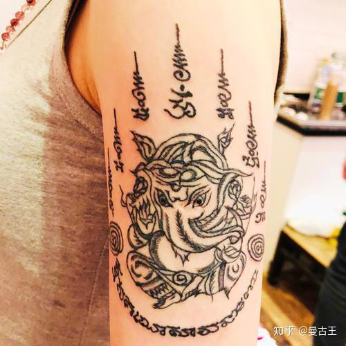 关于泰国象神刺符为何有一只象牙是断的,这里要解释一下.