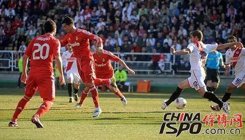 足球的26种射门技巧图解! - 知乎