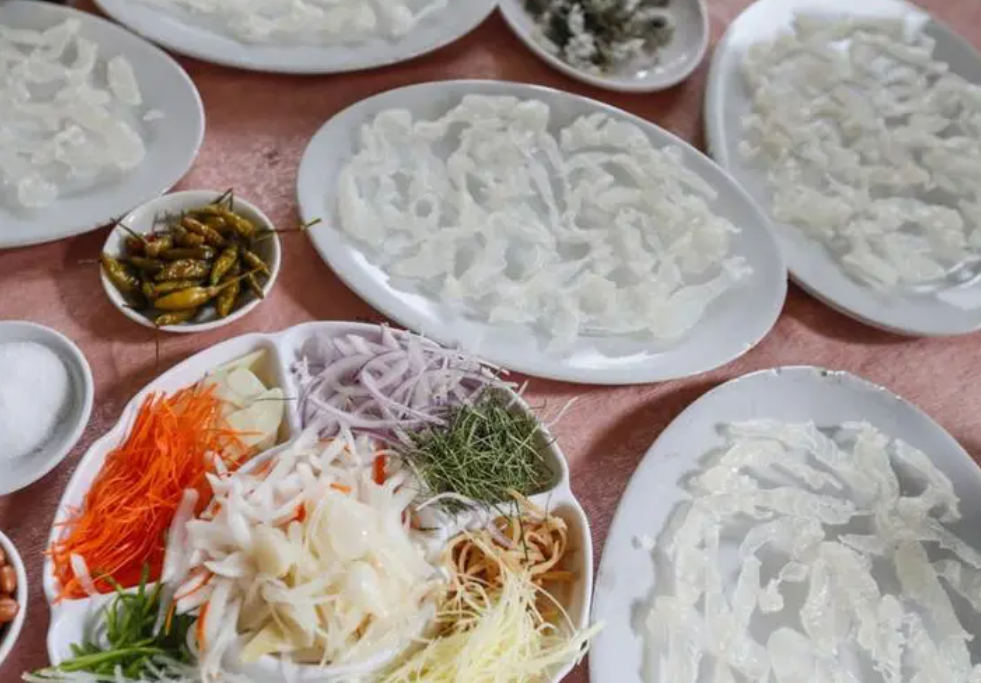 两广美食“鱼生”,为啥只用淡水鱼做?难道不怕感染寄生虫吗? - 知乎