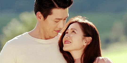 玄彬孙艺珍结婚!重温《爱的迫降》,男女主穿搭养眼各种撒糖