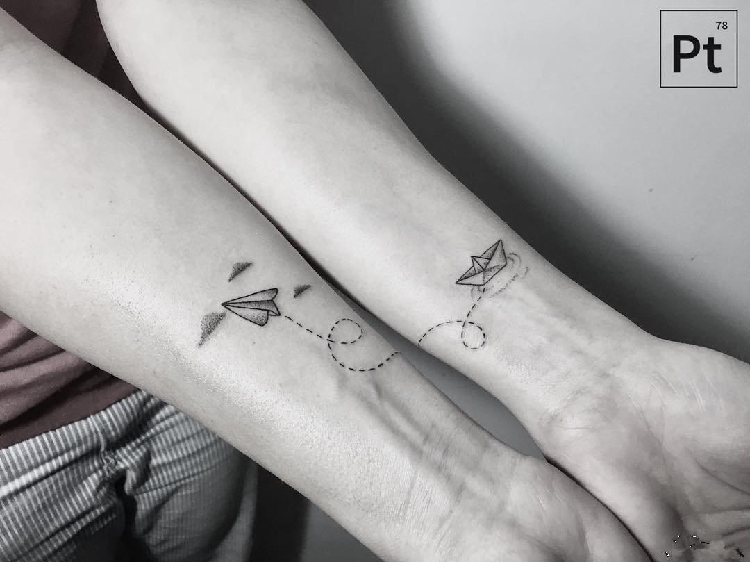武汉最好纹身店:手臂情侣五角星链子纹身图案作品