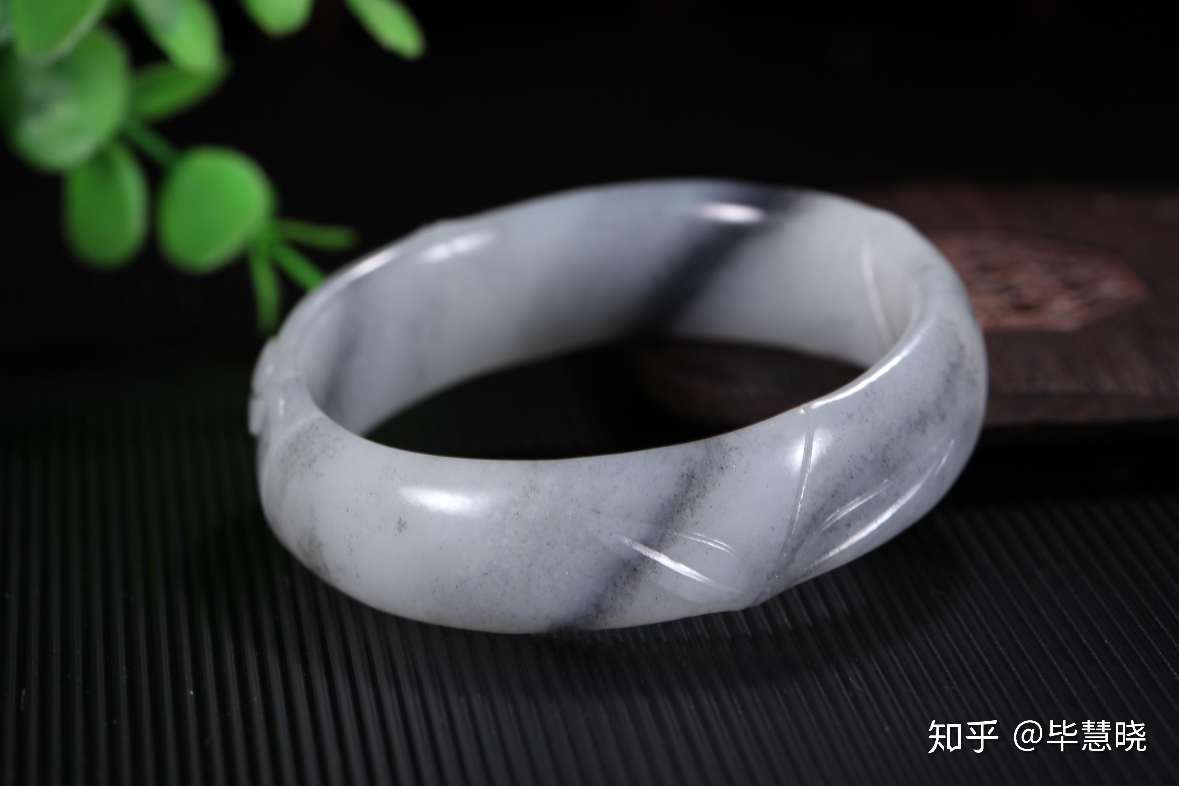 新疆青年玉雕艺术家毕惠晓和田玉喀什玉龙河籽料青花手镯