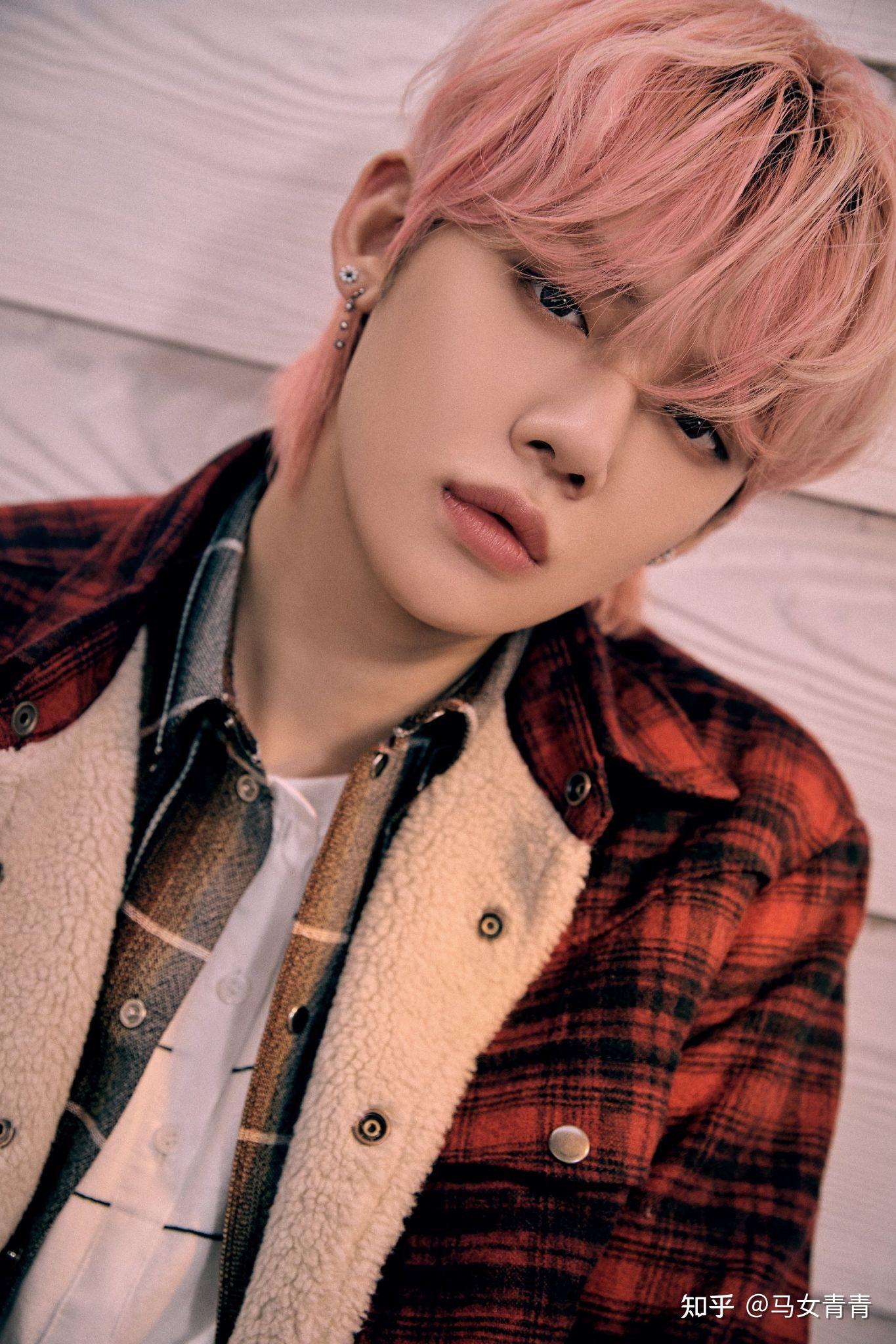 有没有txt男团崔然竣/崔连准很好看的图,粉色头发的为主? - 知乎