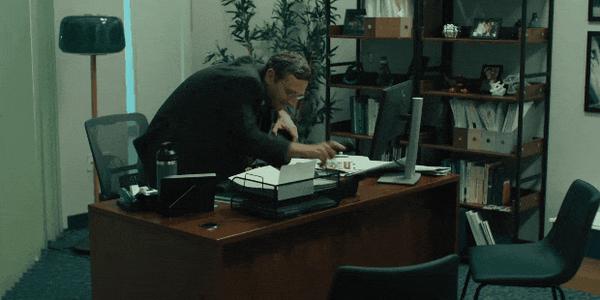 《椅子公司》烂番茄100%，职场喜剧癫狂又惊悚