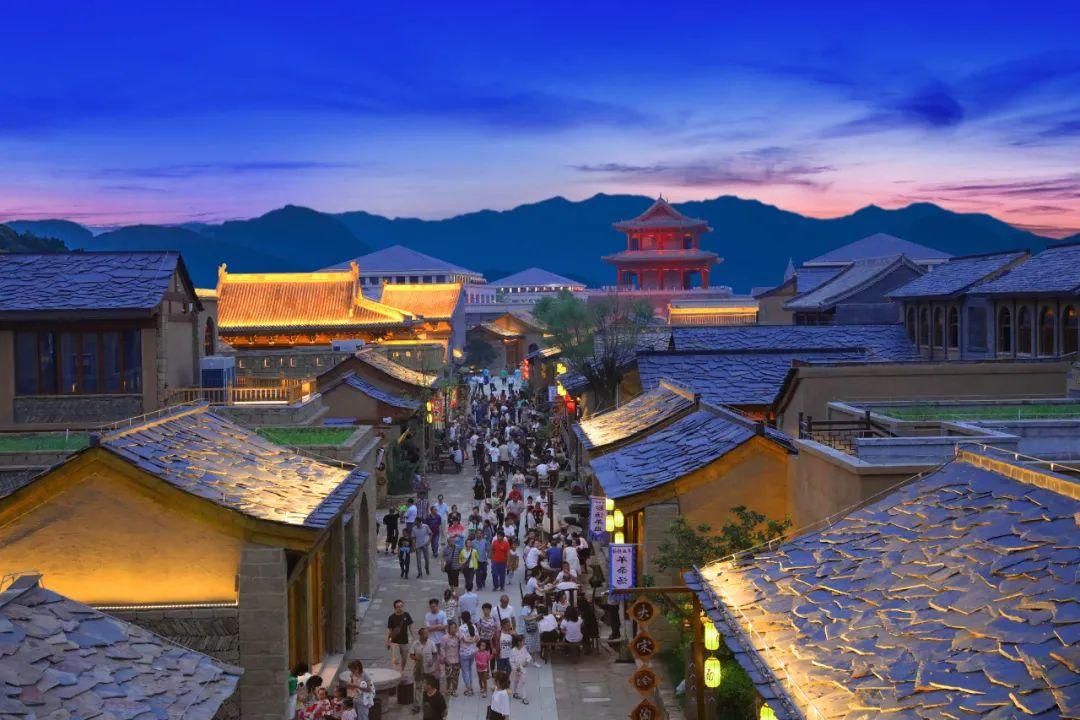 的半隐梵高笔下星空亲子主题房漫园多种主题供你选择延安保育院唐乐宫