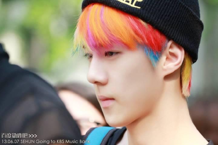 染彩虹色头发是种怎样的体验?