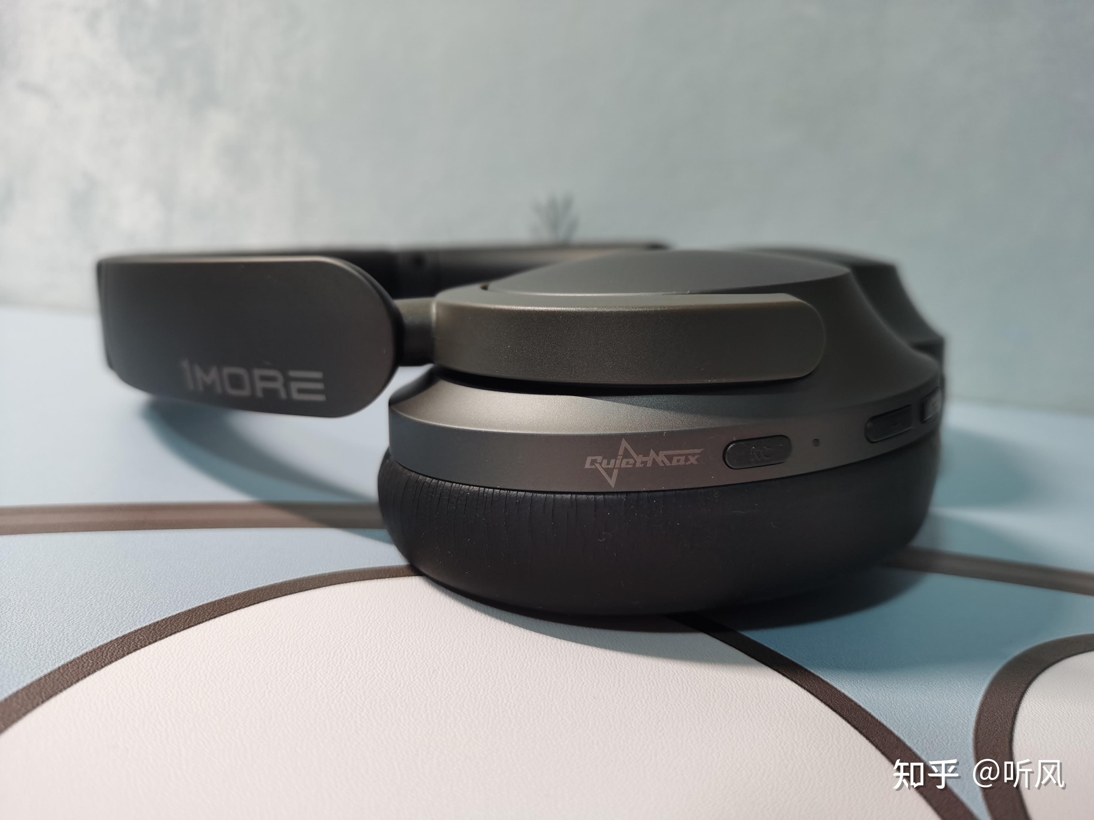 sonoflow左右耳均搭载前馈和后馈两个麦克风,结合ai