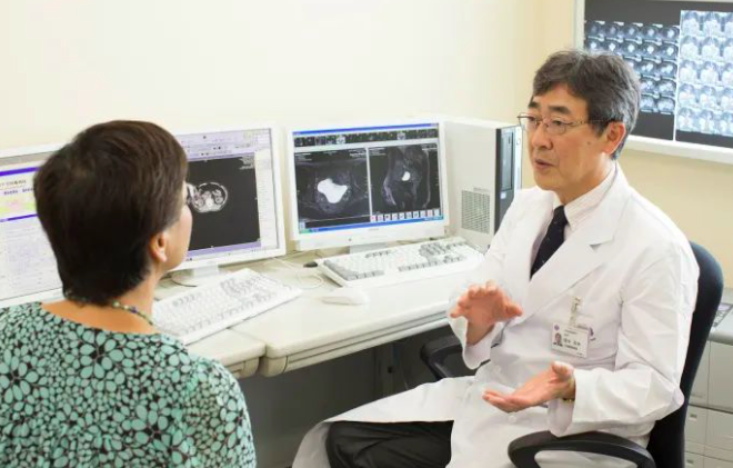 什么叫质子治疗啊 v2-b04abe5f41e3c9f3a507af1e3a0dee6c_1440w.jpg?source=172ae18b