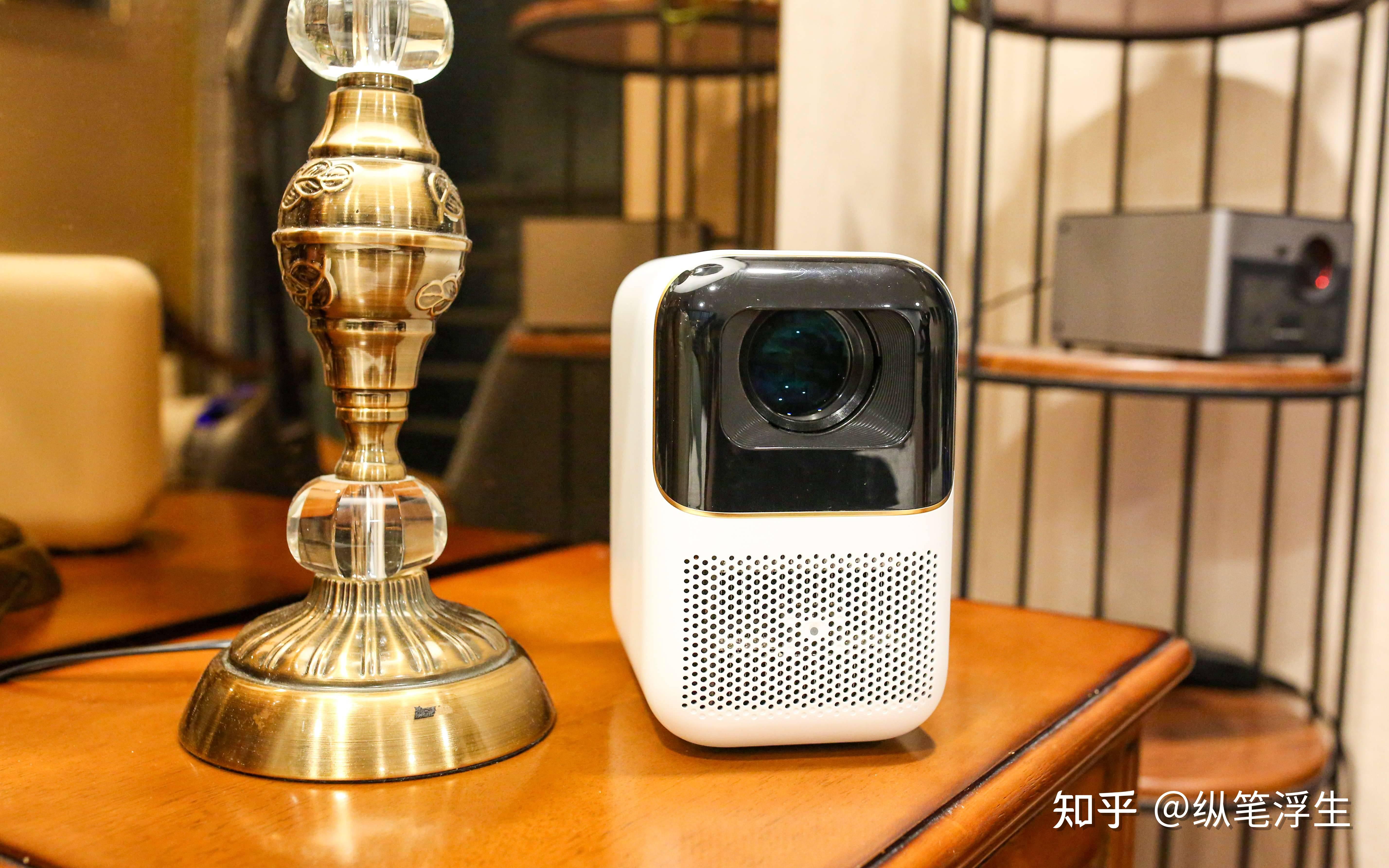 小明q1 pro智能投影仪,千元投影仪的小霸王