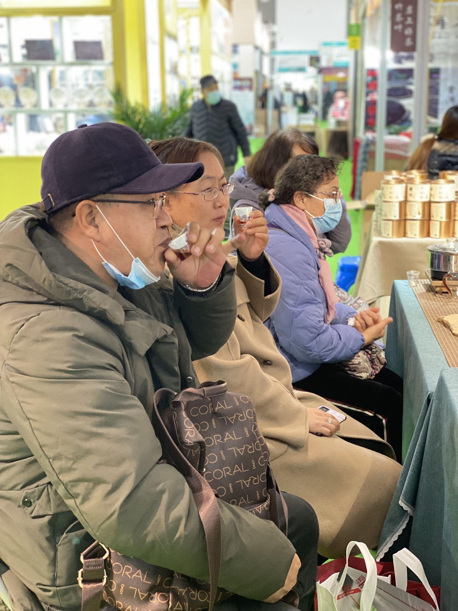 我们到西安了茶友们来喝茶呀