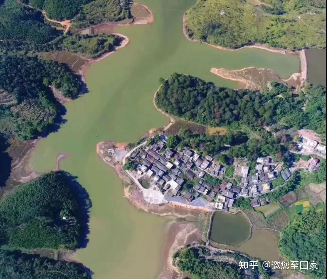 浈江区花坪镇有一个水库真是个花瓶