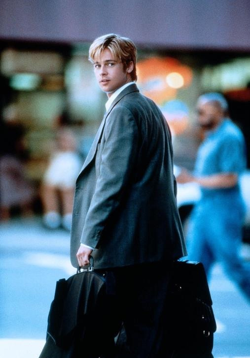 扮演女主susan的演员克莱尔·弗兰妮,颜值也经得起每一个镜头的考验