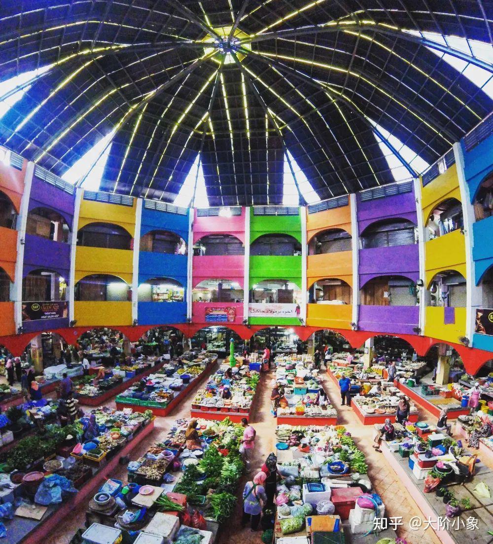 哥打巴鲁:一个全是女人的菜市场