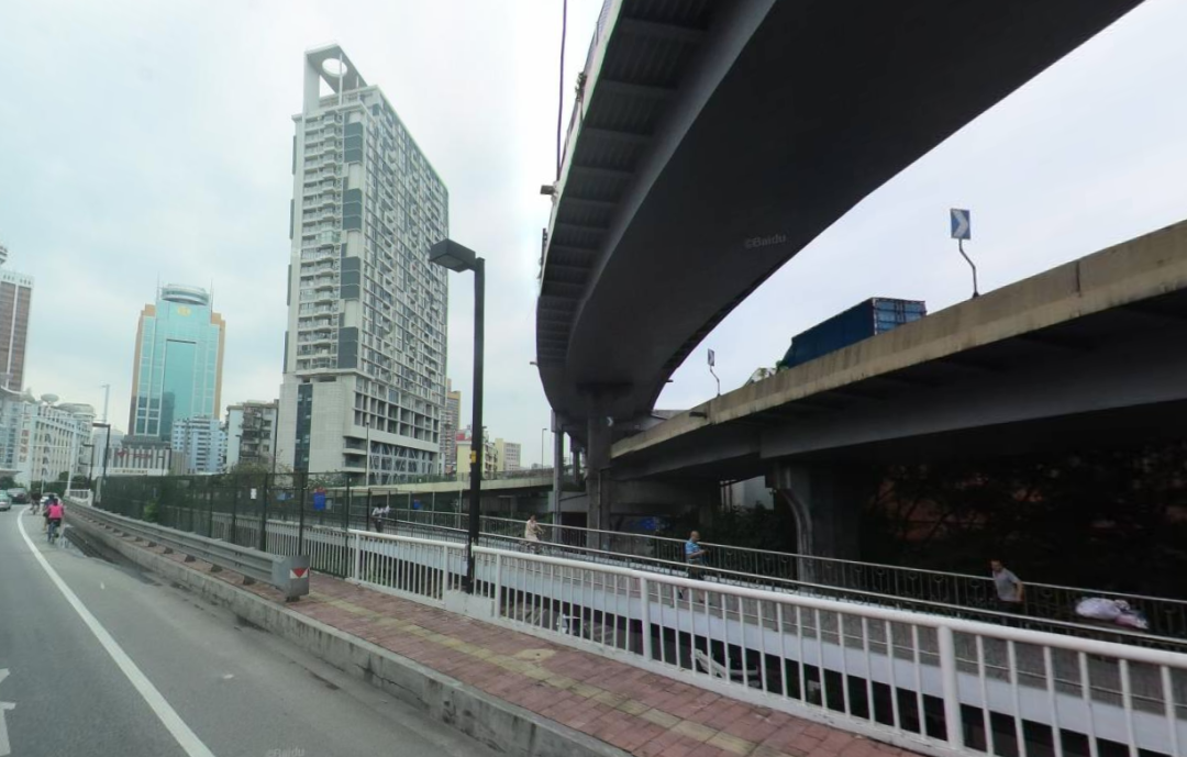 项目在东濠涌高架和环市东路之间,高架桥,铁路就在家门口,位置很不好.