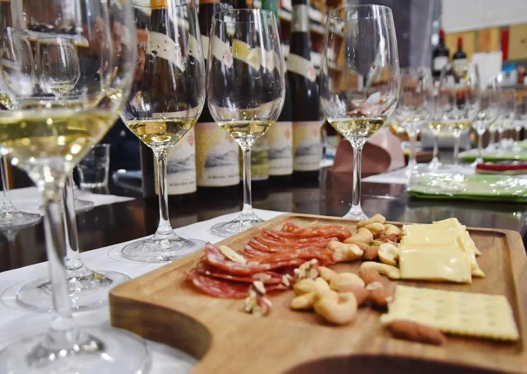 酒会回顾雷司令589岁诞辰我们用德国雷司令标杆约翰山为它庆生