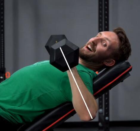 健身房练卧推时肩很痛该怎么办?