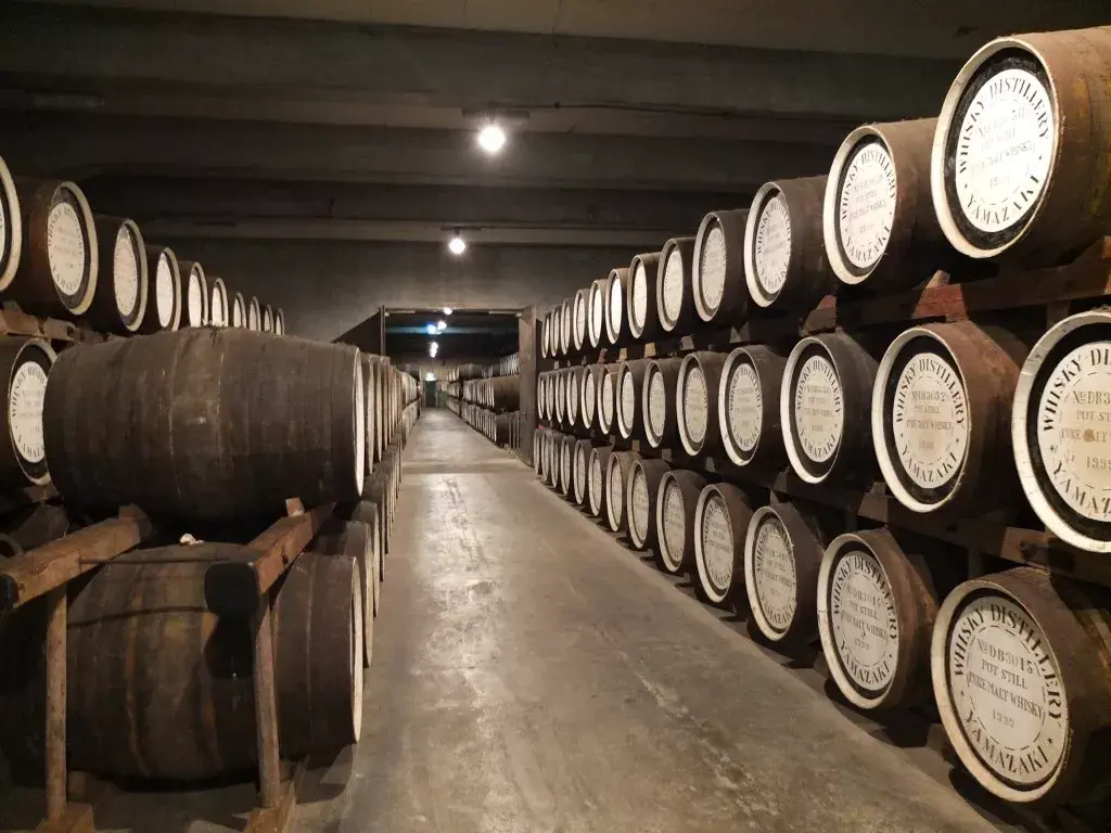 一瓶日本威士忌,喝掉了他北京半套房