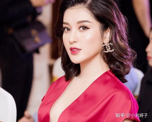 富豪为她打架,明星做梦想娶她回家,越南女神阮宣眉跌宕起伏40载