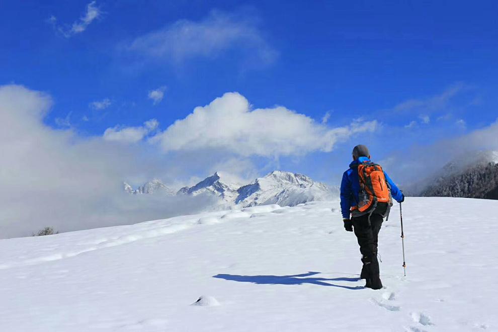初级雪山攀登体验四姑娘山大峰