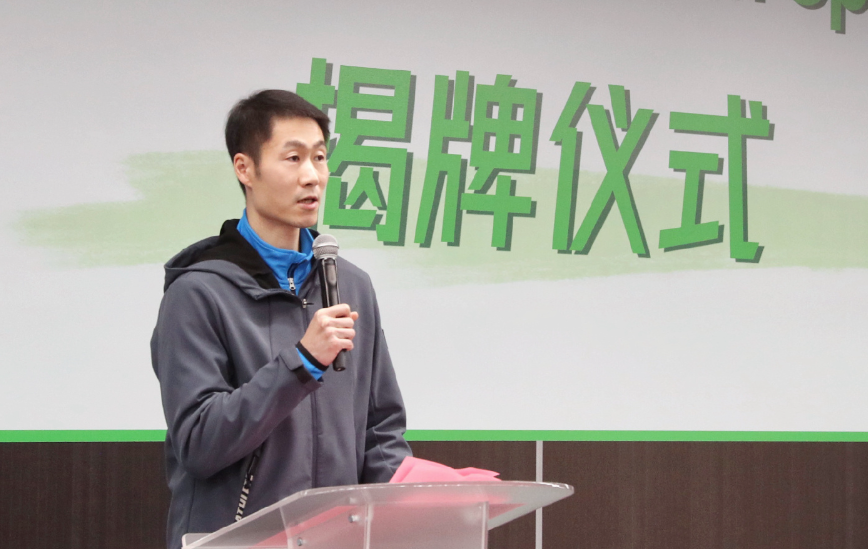 乒坛大哥王励勤:退役9年官至乒协副主席,44岁仍保持完美身形 - 知乎