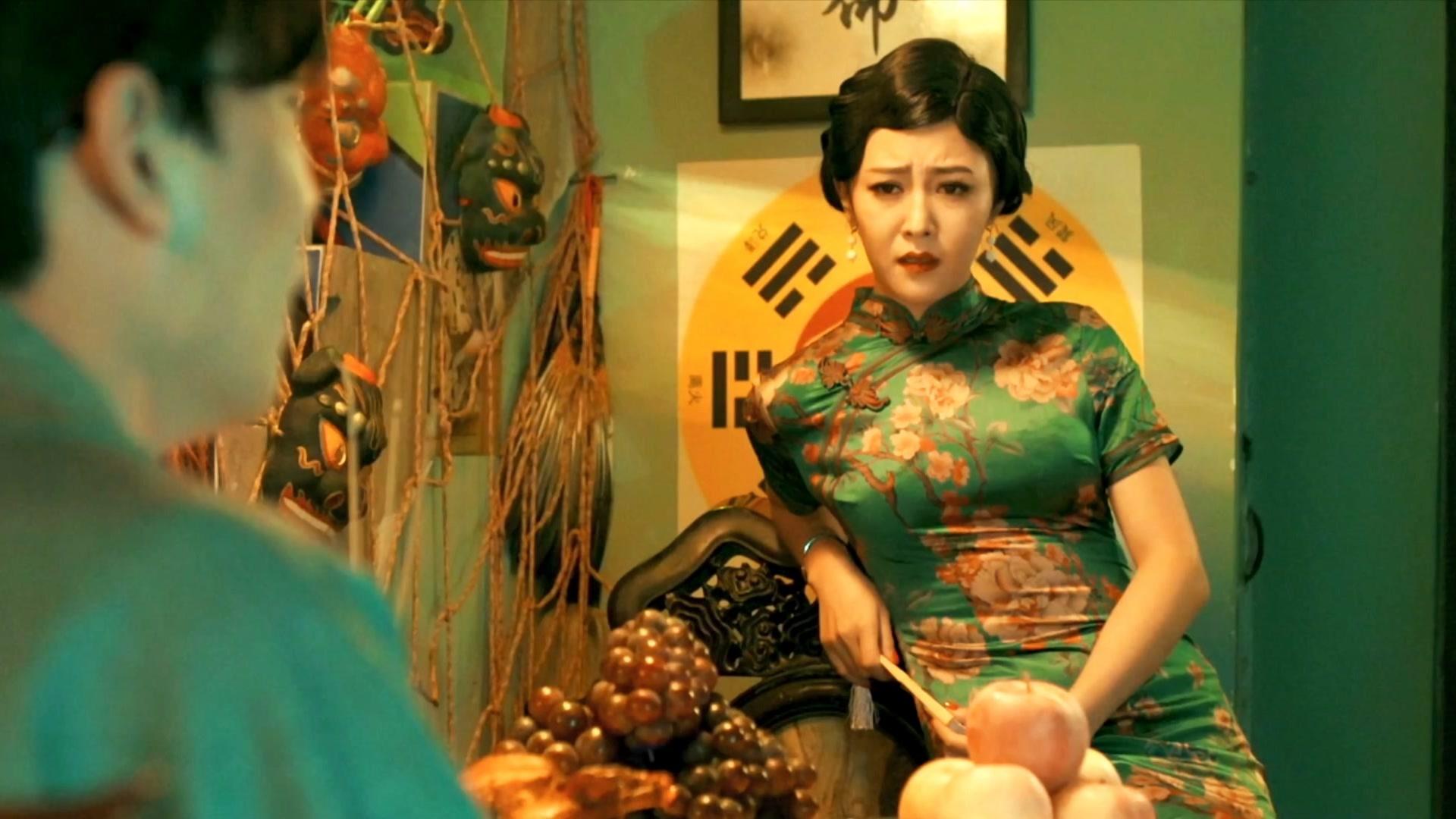 一部搞笑电影在阳间用纸做的锤子烧到阴间就变成了铁锤