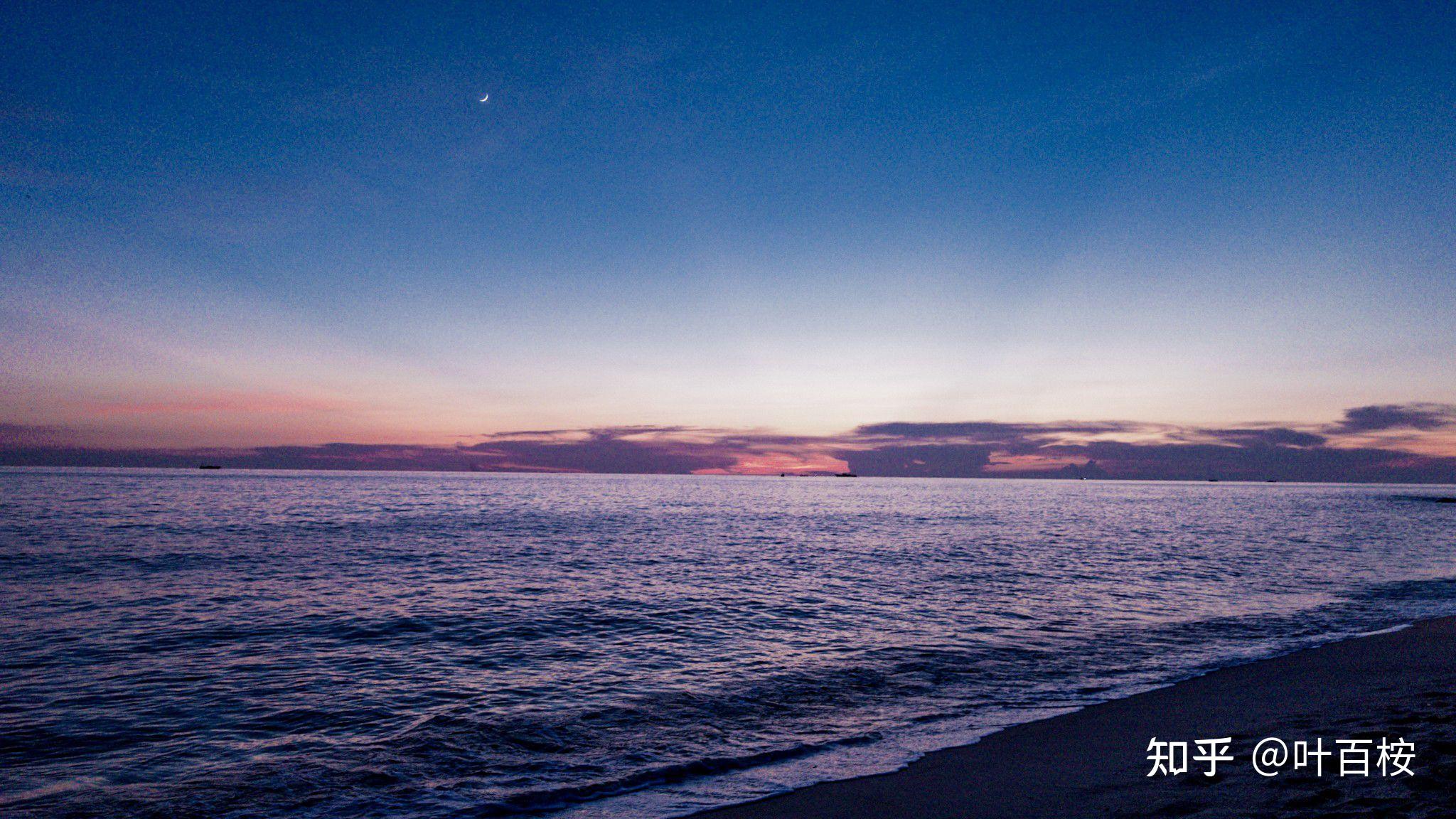 晒出来一张你手机里的黄昏照片,并说出来什么背景下拍的,有什么问题吗