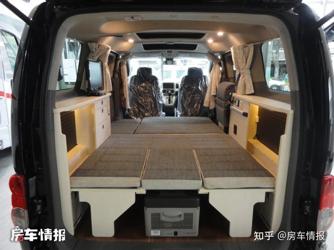 新款日产nv200露营车能住4人车尾还带小客厅定价20来万贵吗