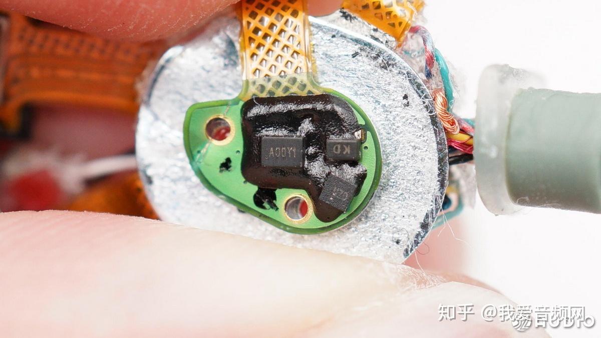 拆解报告:华为 freelace pro 降噪脖挂蓝牙耳机