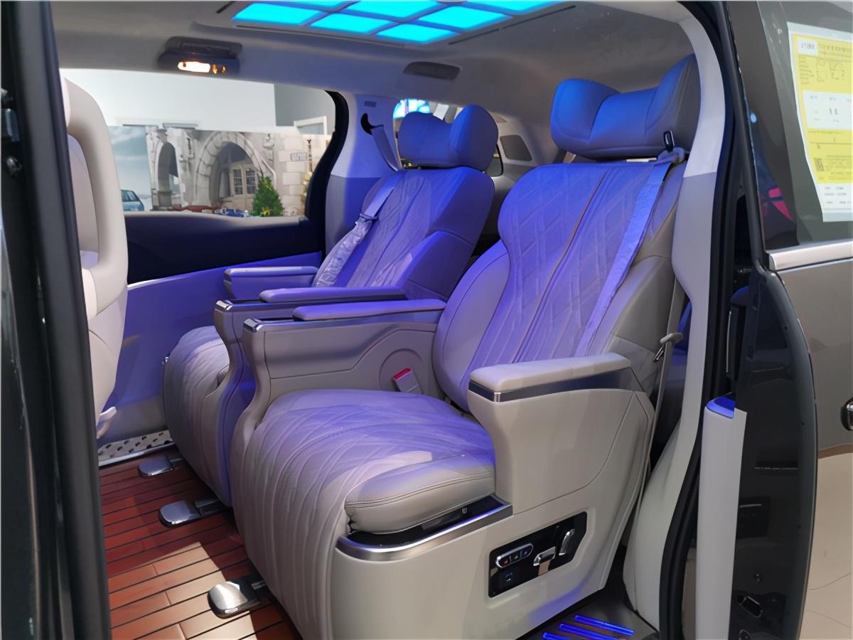 2021款别克gl8改装陆上公务舱652t舒适版定制案例