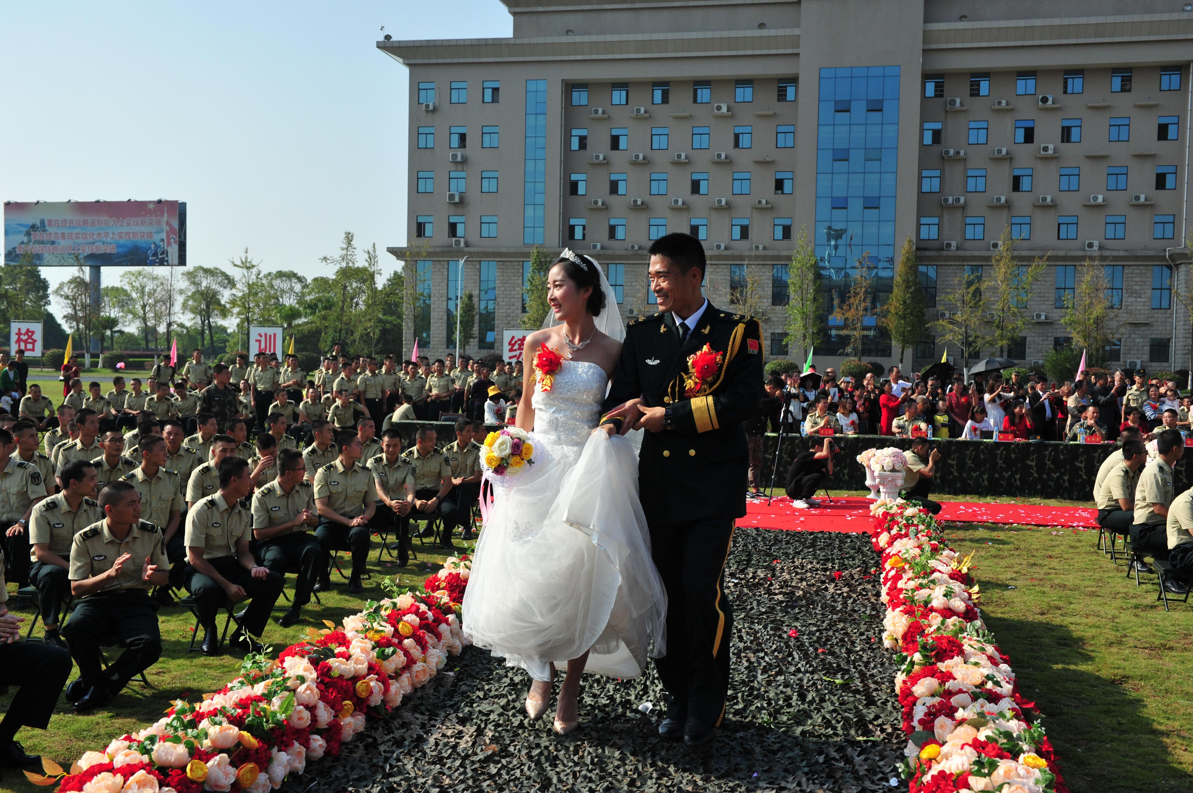 军人婚礼现场布置图片图片