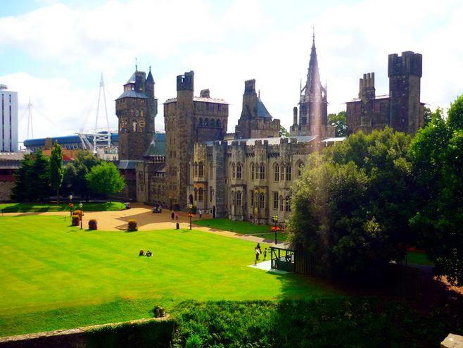 英国南威尔士大学