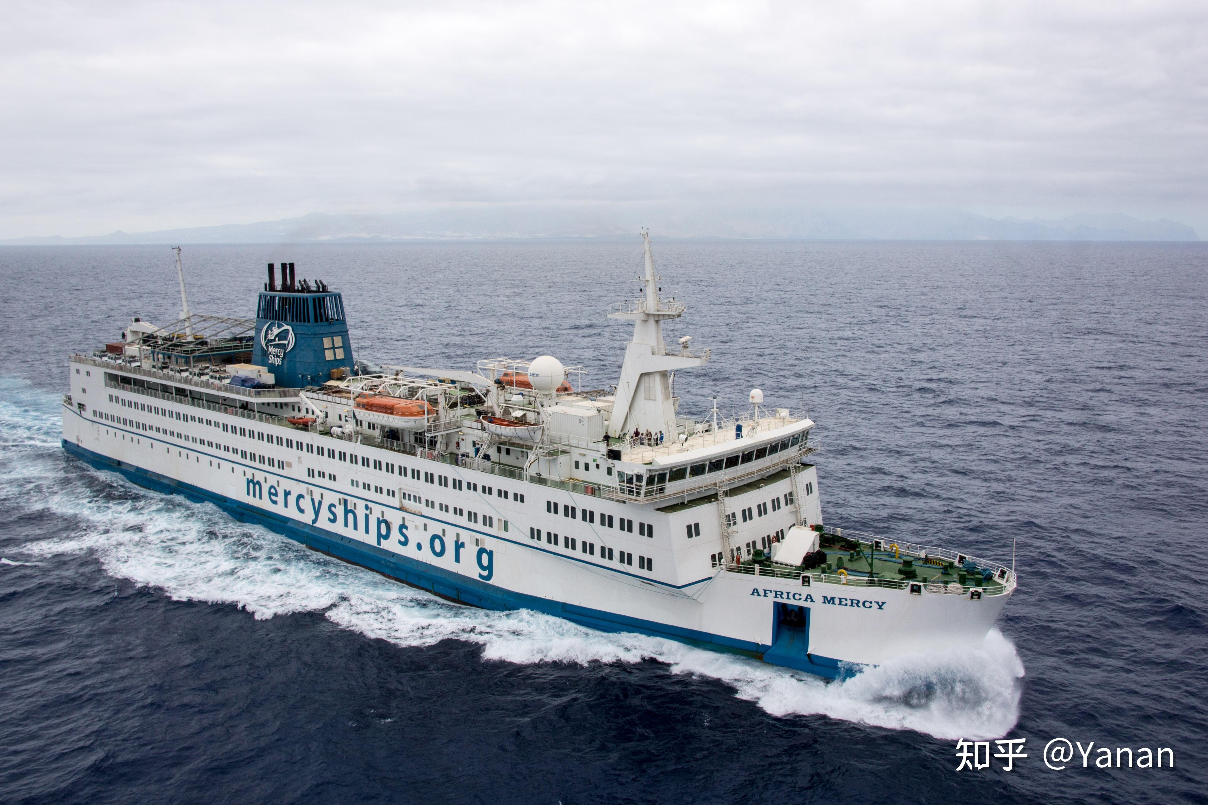 我的梦想在西非mercyships船上做8周的医疗志愿者