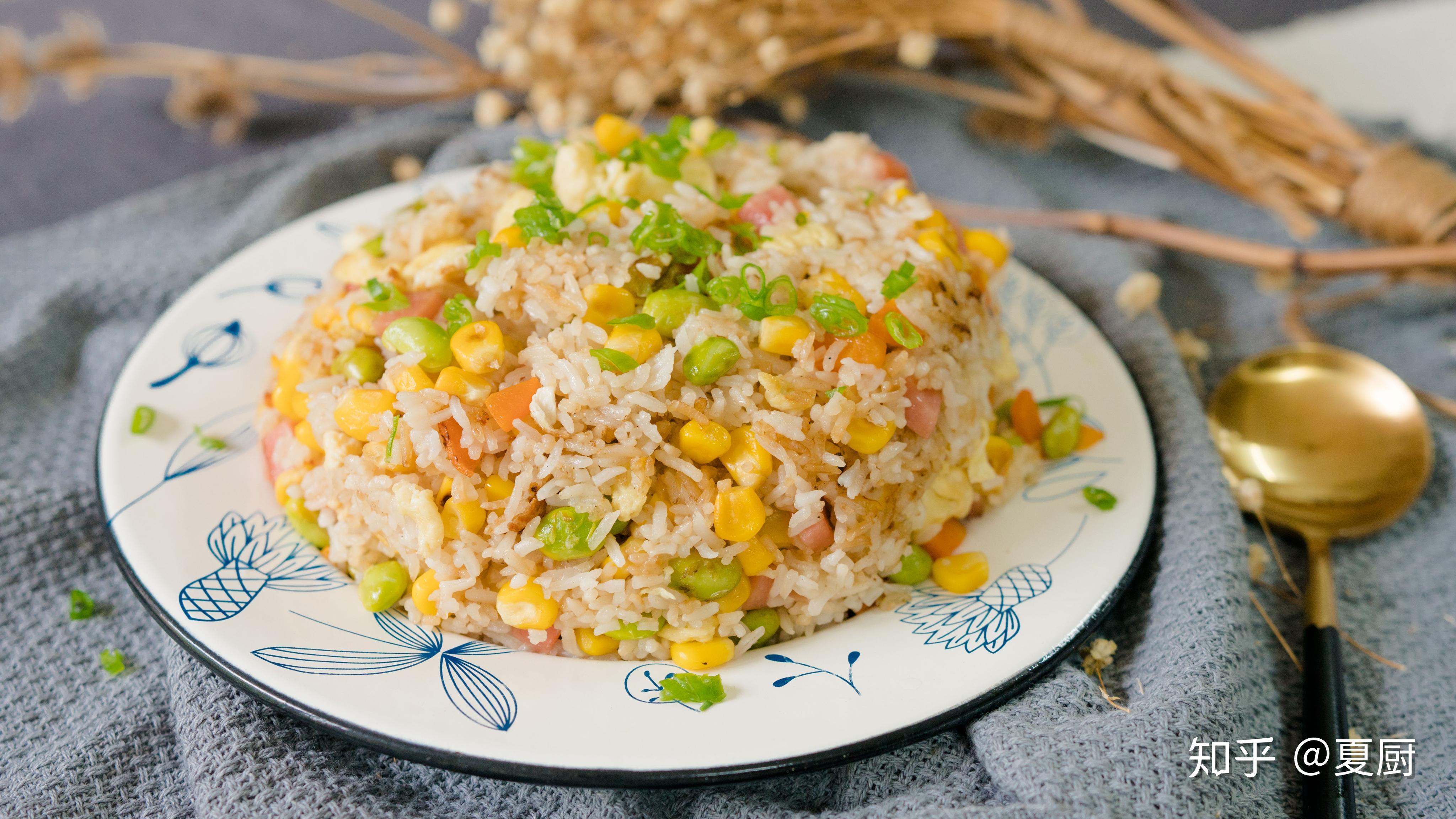 这招让剩饭重新得宠简单几步就能搞定满嘴生香的家常蛋炒饭