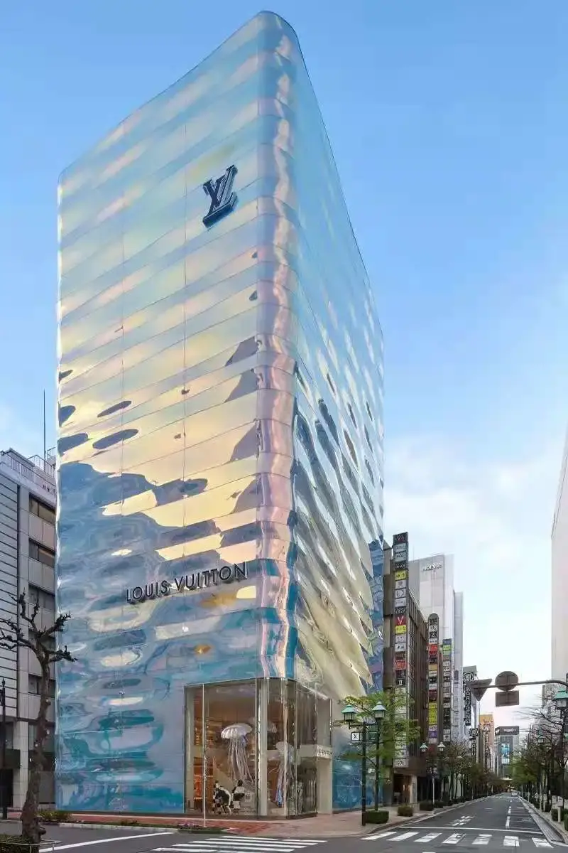 奢侈品也玩儿建筑艺术lv东京40年老店玩出新花样