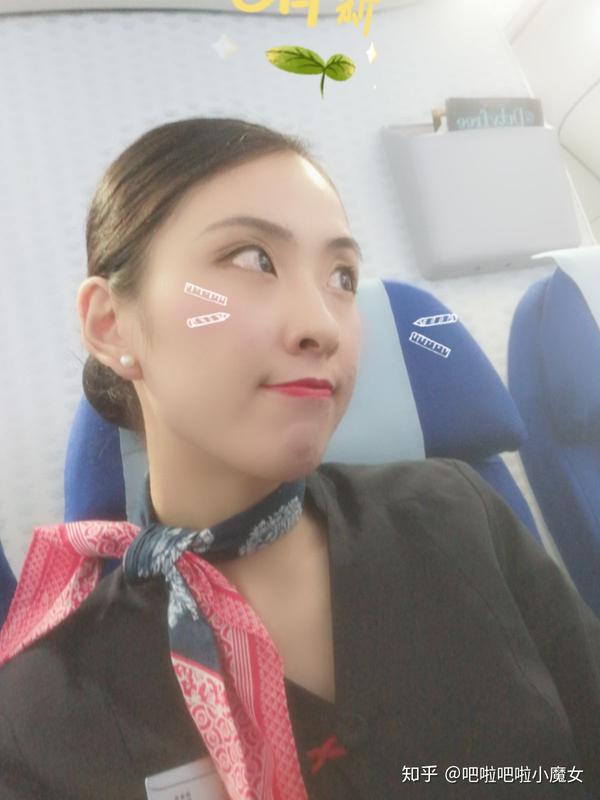 话说穿正装戴珍珠耳钉会有加分哦