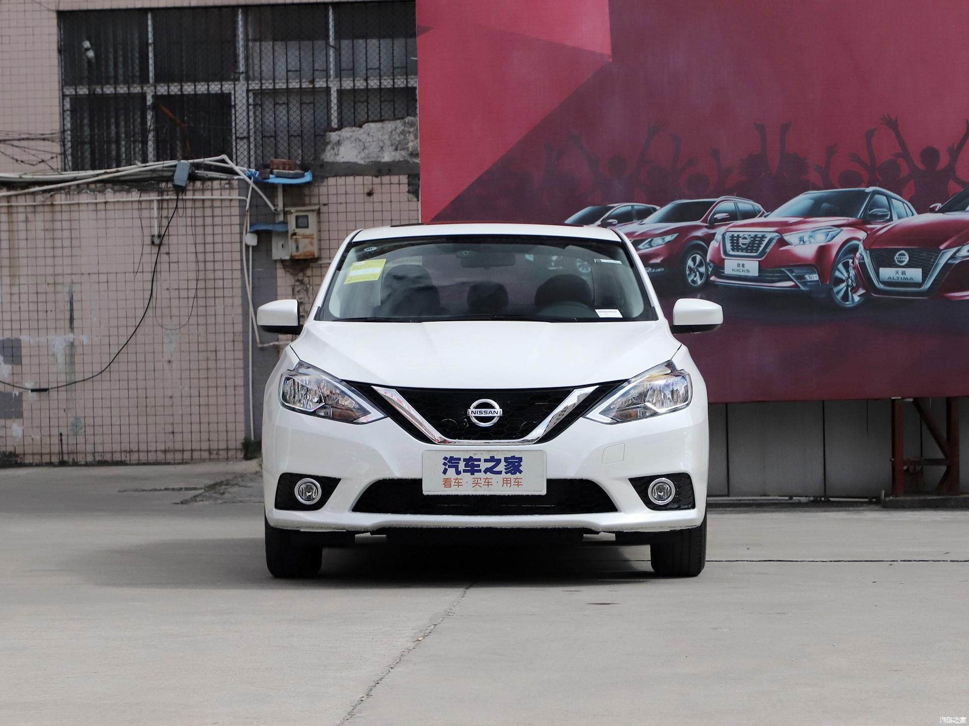 轩逸经典的外观方面,采用了v-motion设计语言,前脸标志性的格栅造型