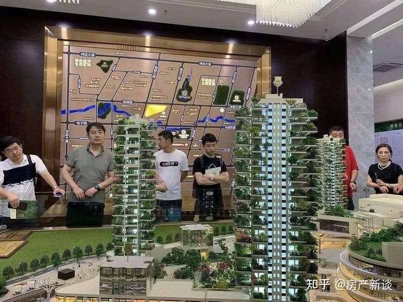 2022年，“抓紧买房”还是“趁机卖房产变现”？李嘉诚近乎明示 - 知乎