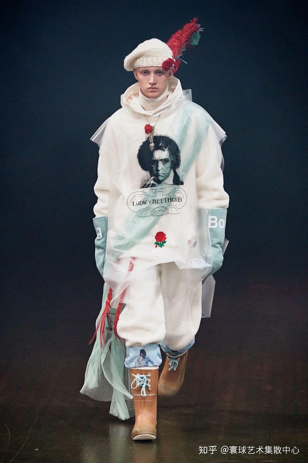 原来时装秀也可以云观影受电影启发他让宇航服日本武