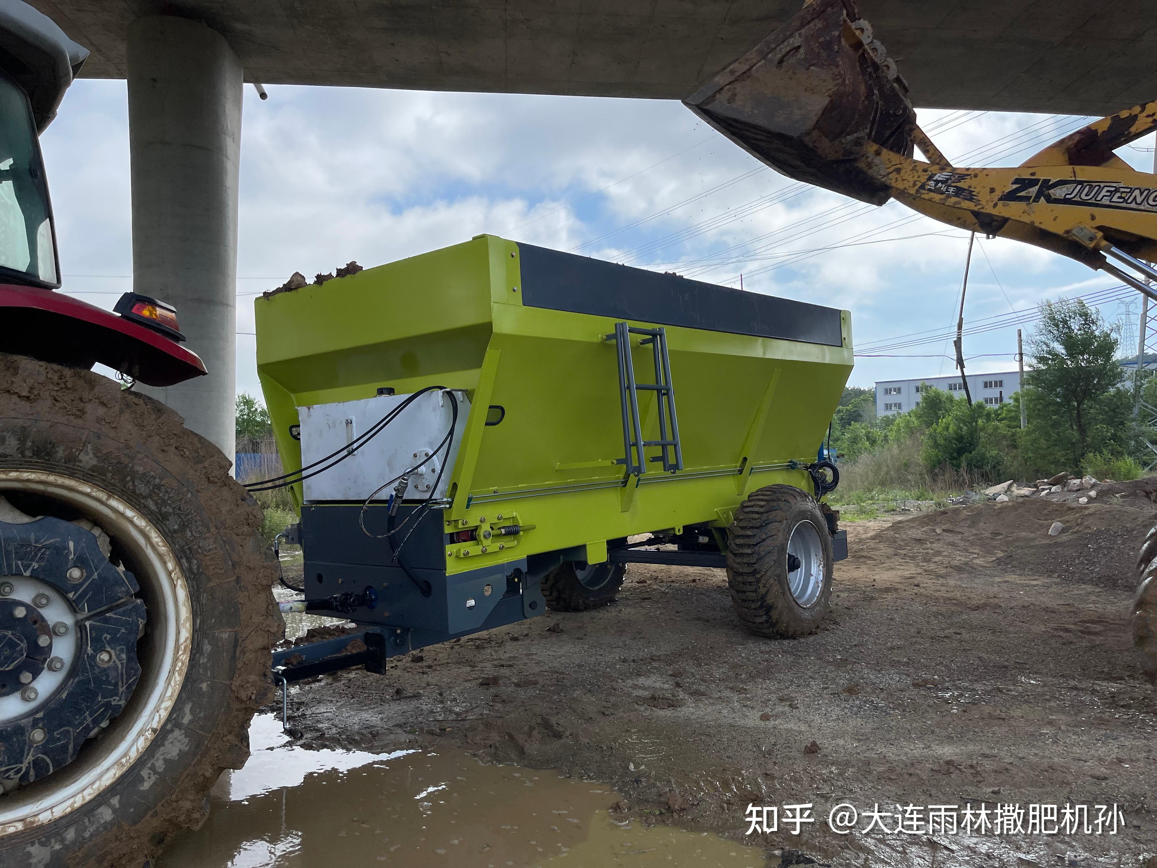 大型农家肥抛撒车 圆盘式撒粪机扬肥车,引领畜禽养殖业的绿色发展之路