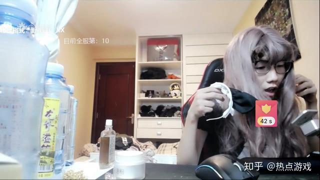 和平精英:女装大佬已经占领直播圈,前全军出击一哥再次女装出境