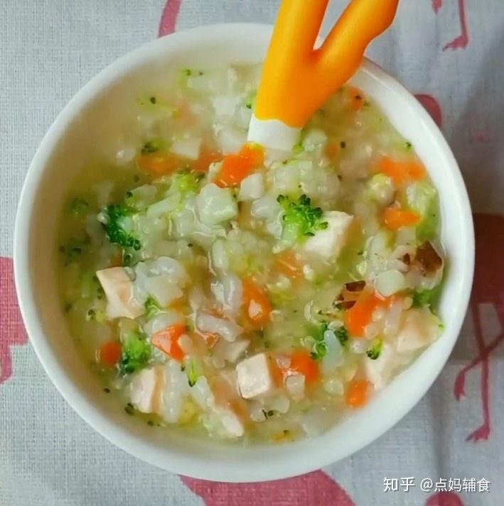 如果觉得太复杂了,记不住,你就简单的记着,每次吃辅食,有肉有蛋有菜