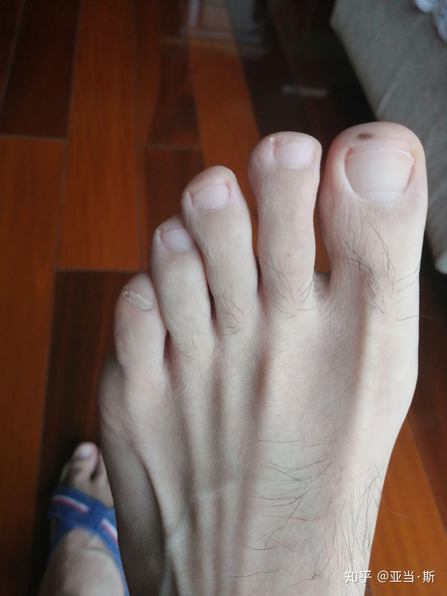 男孩子有一双好看的脚是一种什么样的体验?