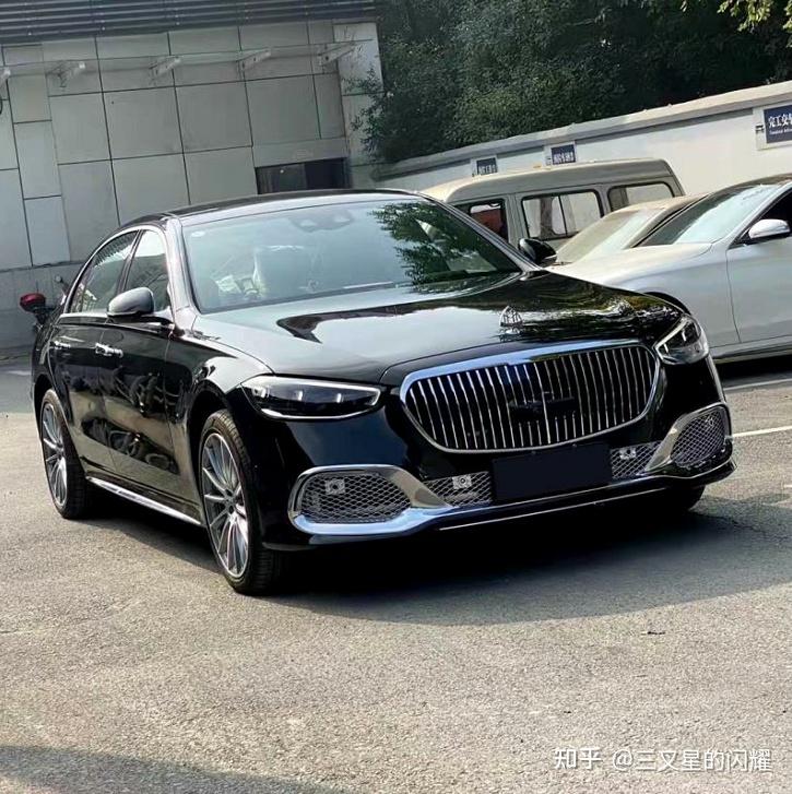 21新款奔驰s级改迈巴赫包围外观竖条直瀑中网更大气
