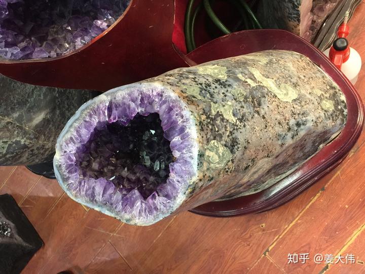 恐龙蛋化石切开后是什么样的? 6 v2 b386cfdd1a29b4b12e90537cf3d8ffe4 720w