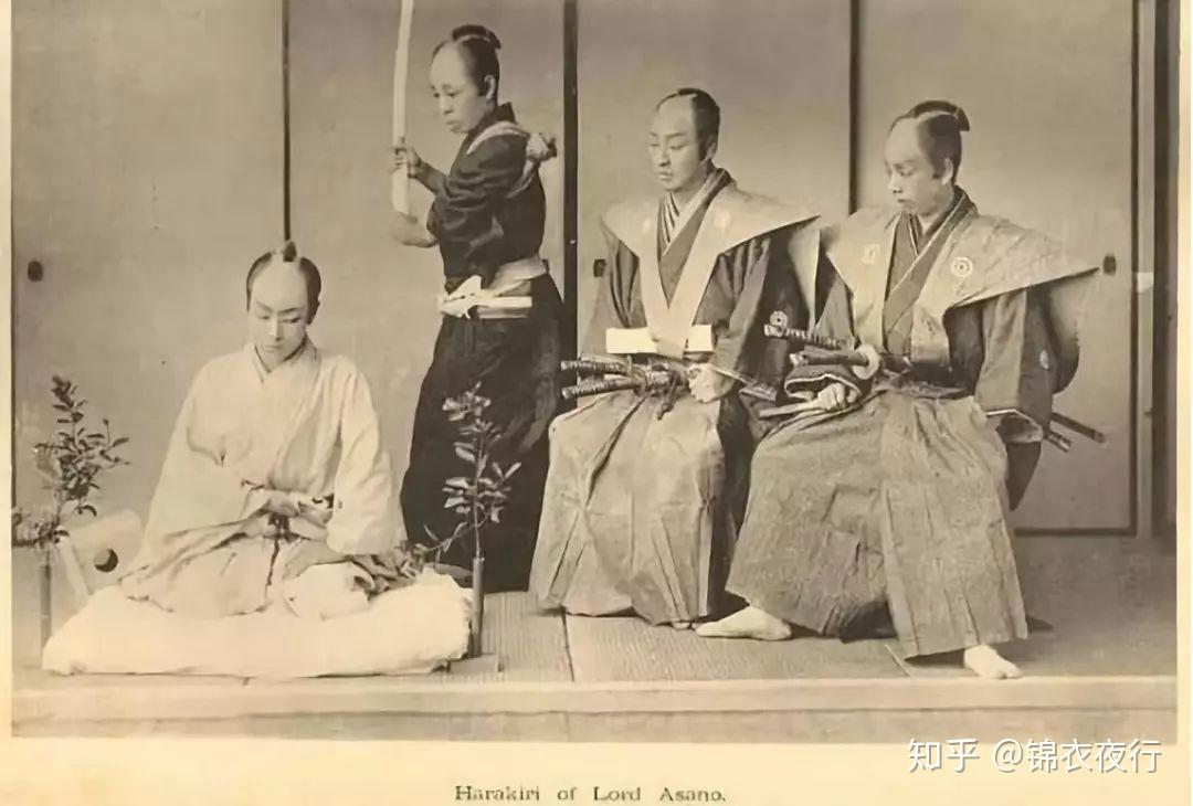 日本武士为什么要带两把刀真是一把砍人一把切腹吗